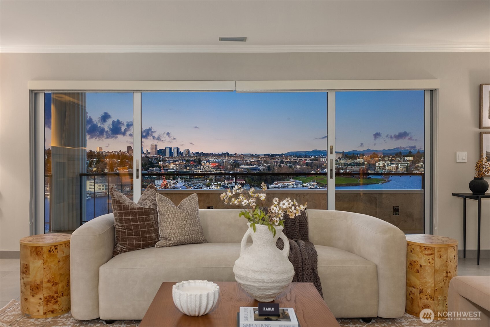 2565 Dexter Avenue N #401, Seattle, WA 98109