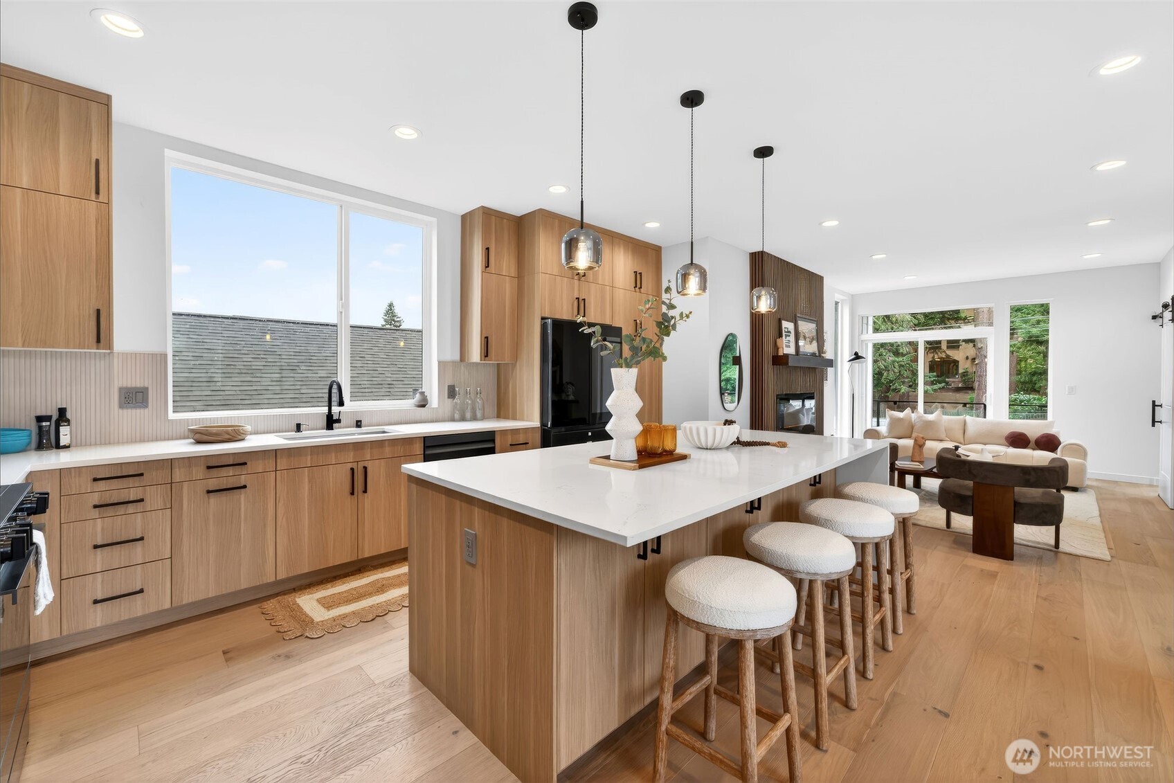 8512 15th Avenue NE, Seattle, WA 98115