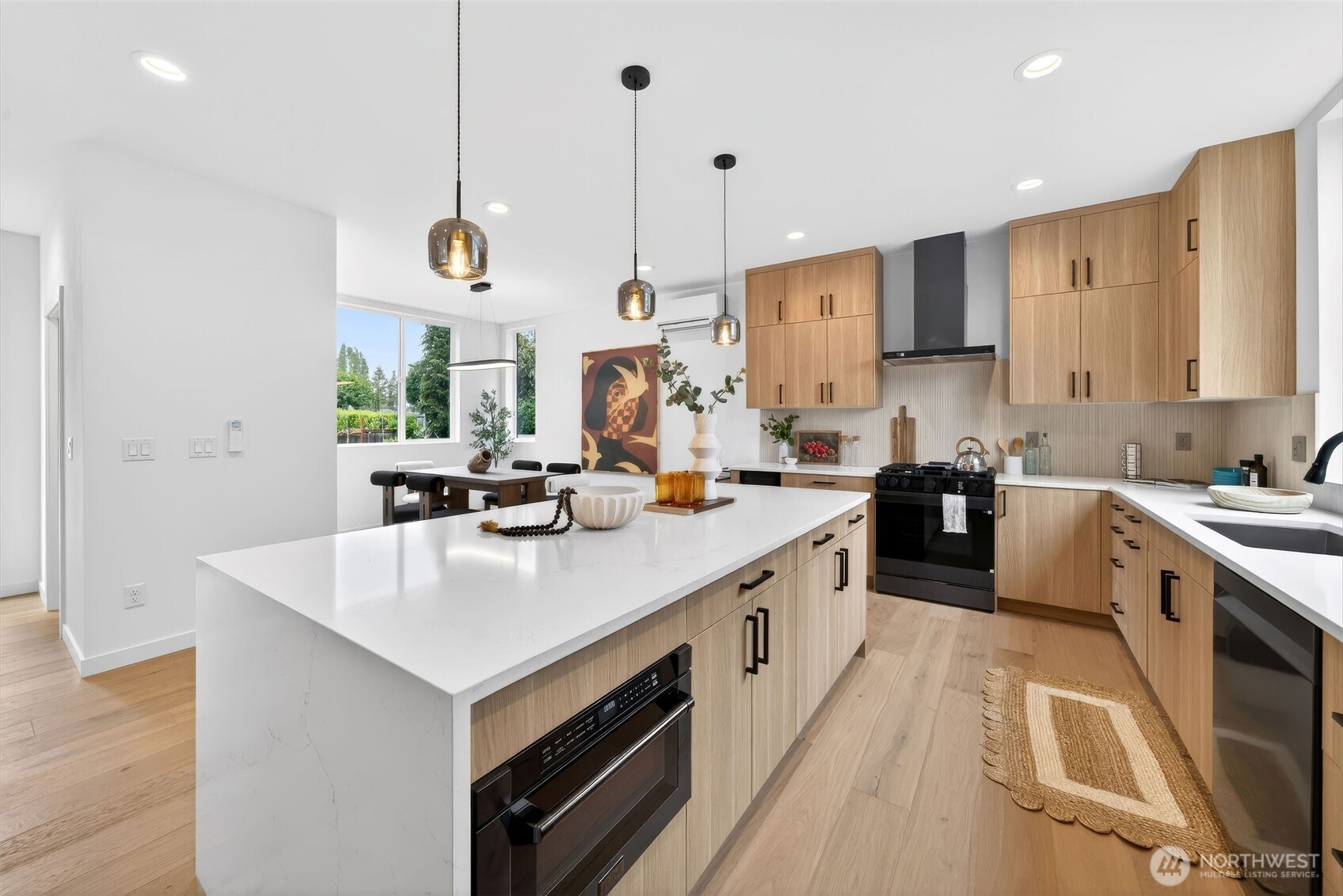 8512 15th Avenue NE, Seattle, WA 98115
