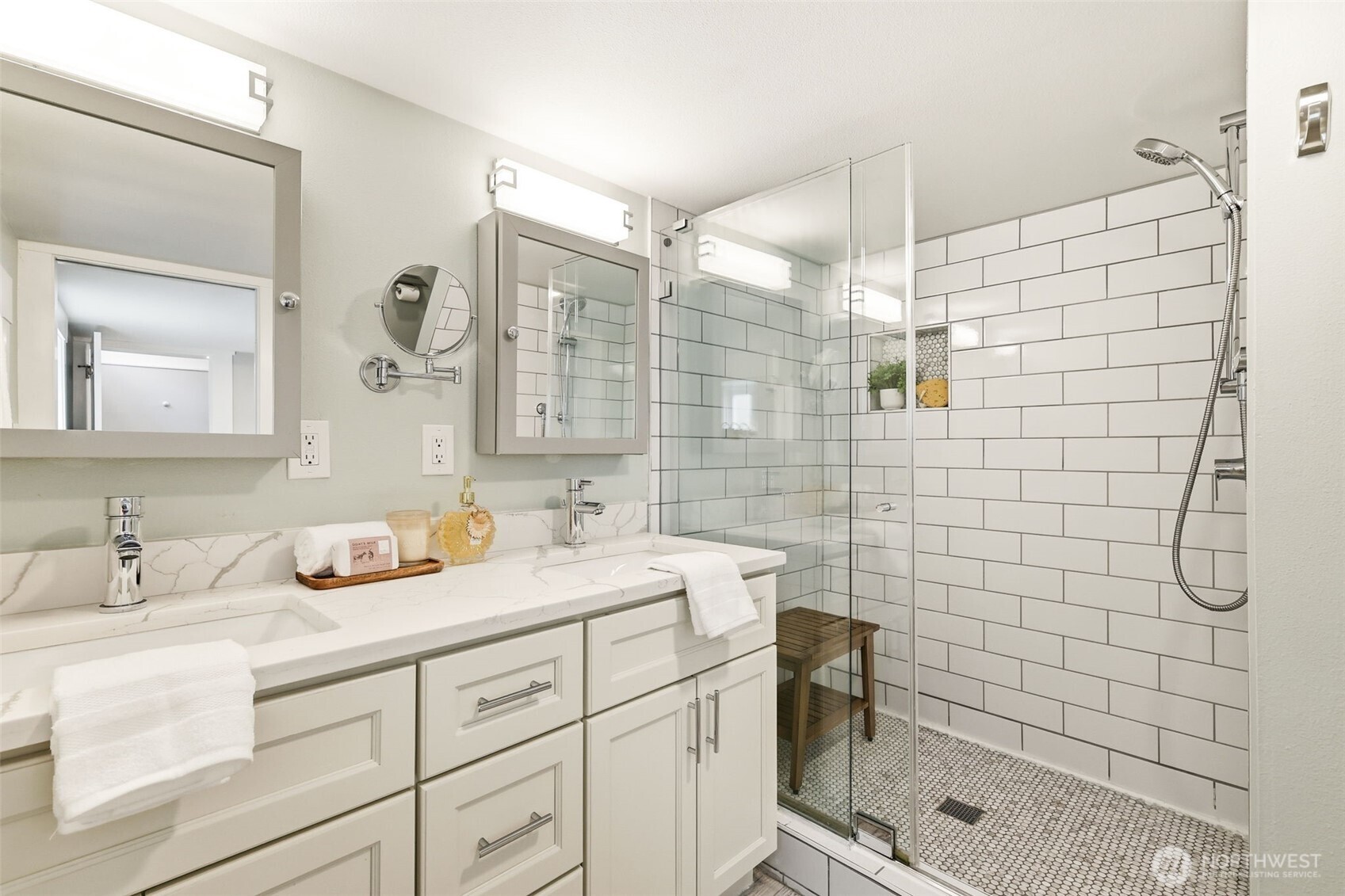 106 N 100th Street , Seattle, WA 98133