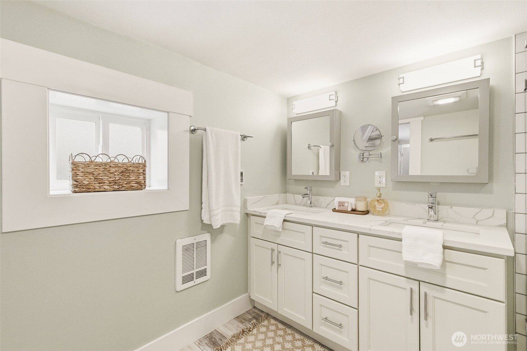 106 N 100th Street , Seattle, WA 98133