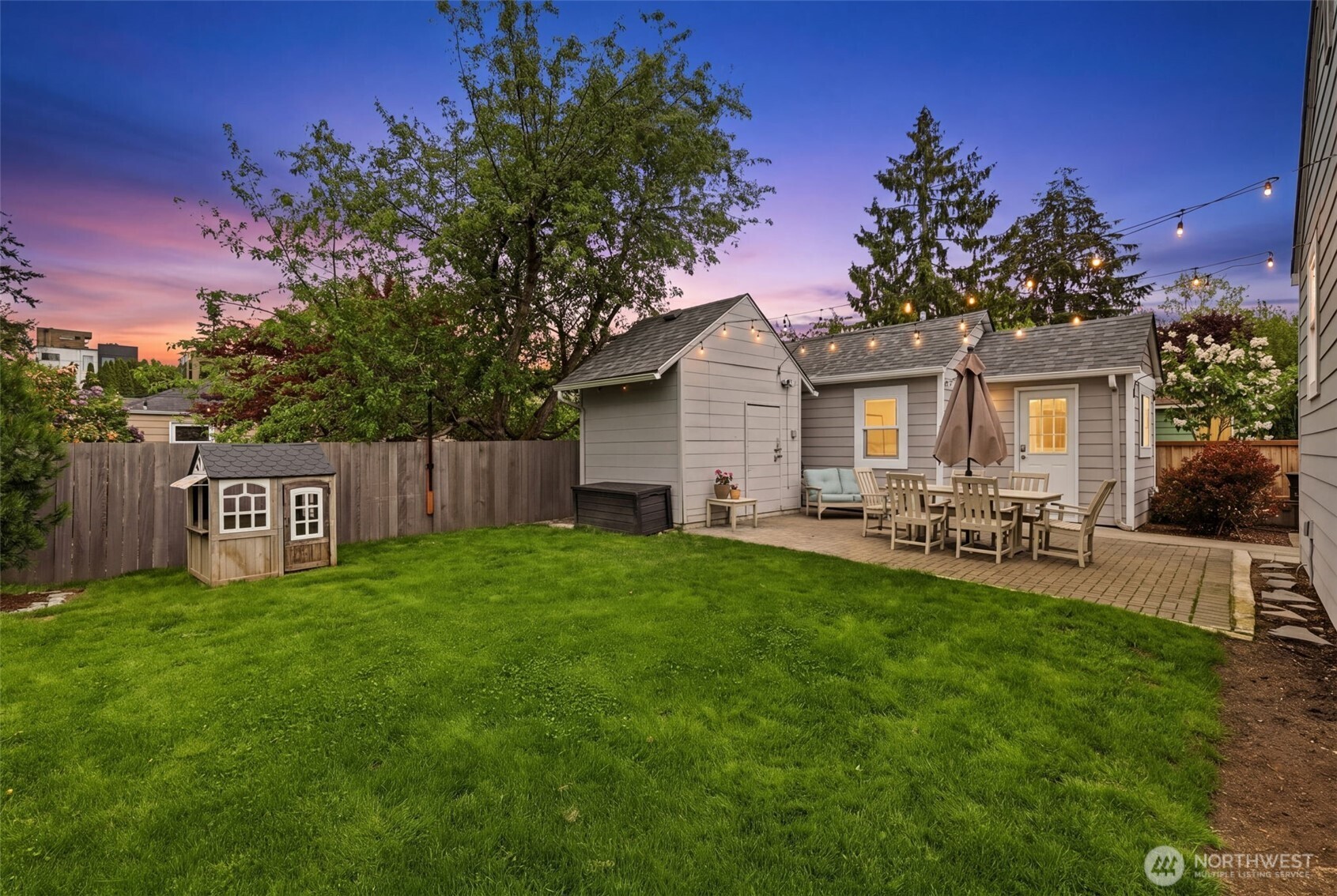 106 N 100th Street , Seattle, WA 98133