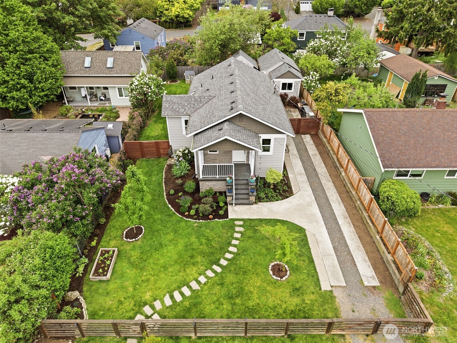 106 N 100th Street , Seattle, WA 98133