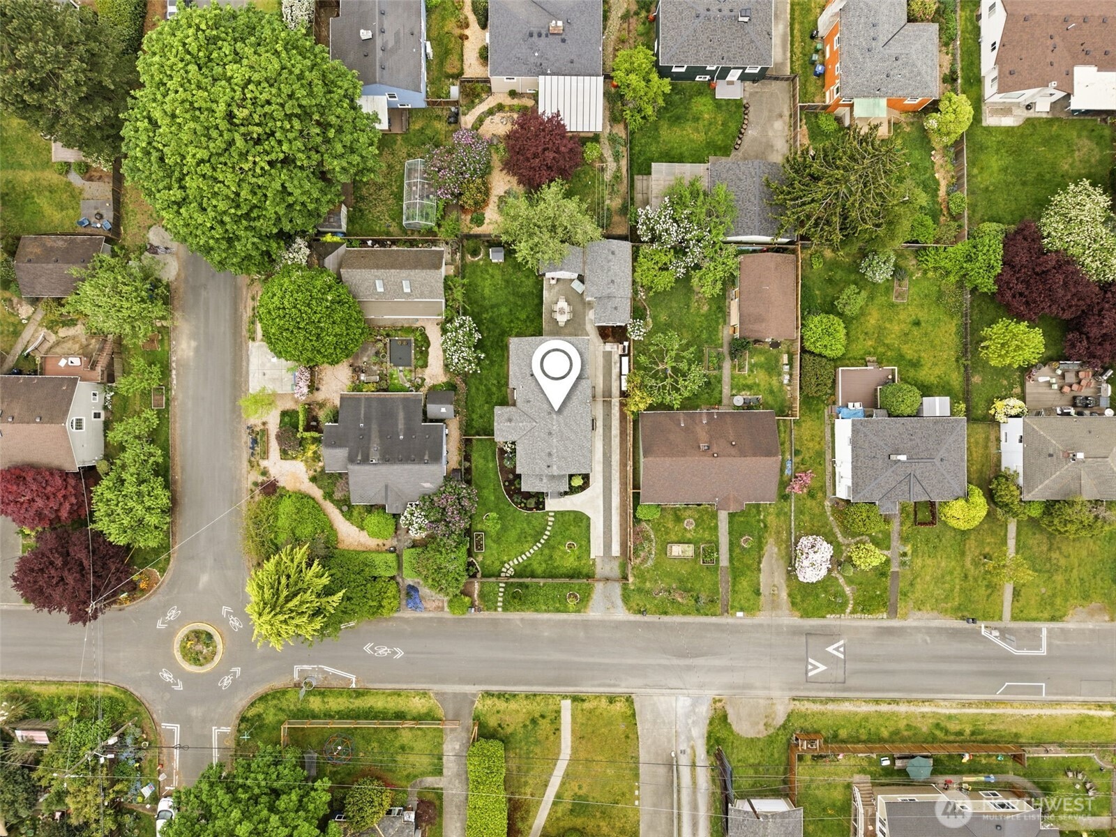 106 N 100th Street , Seattle, WA 98133