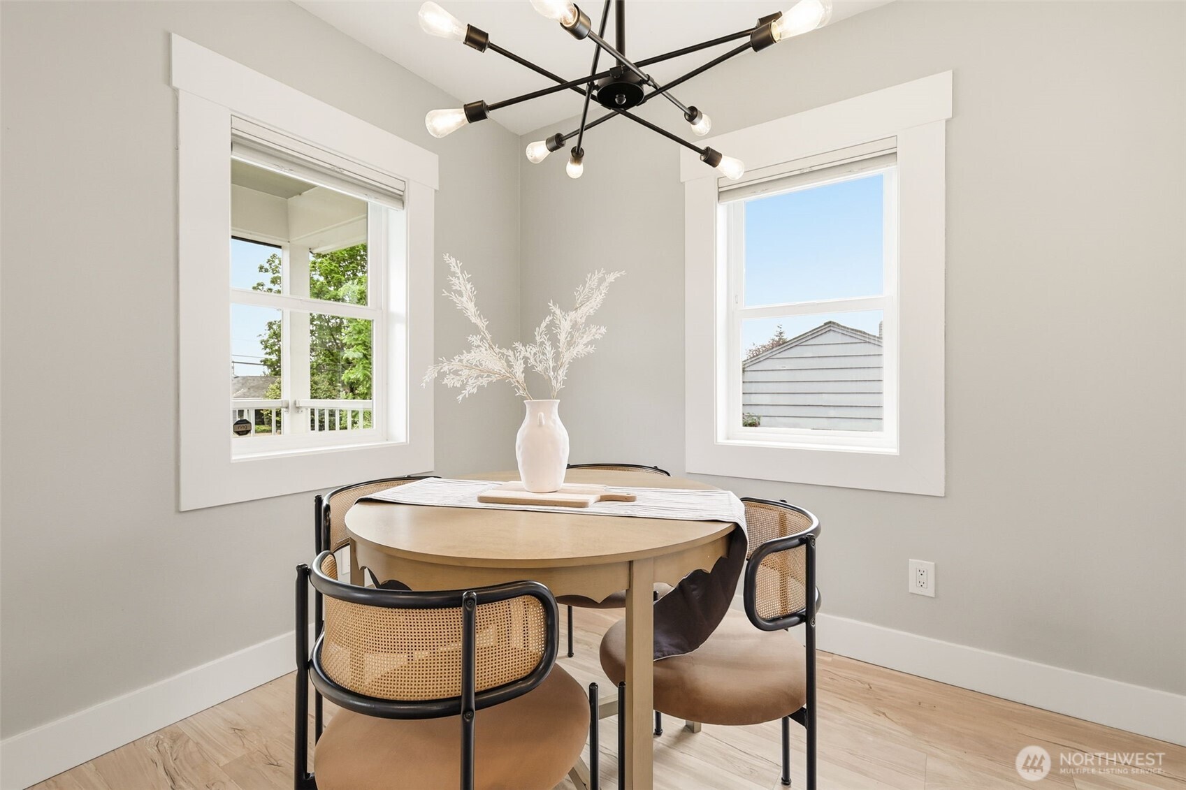 106 N 100th Street , Seattle, WA 98133