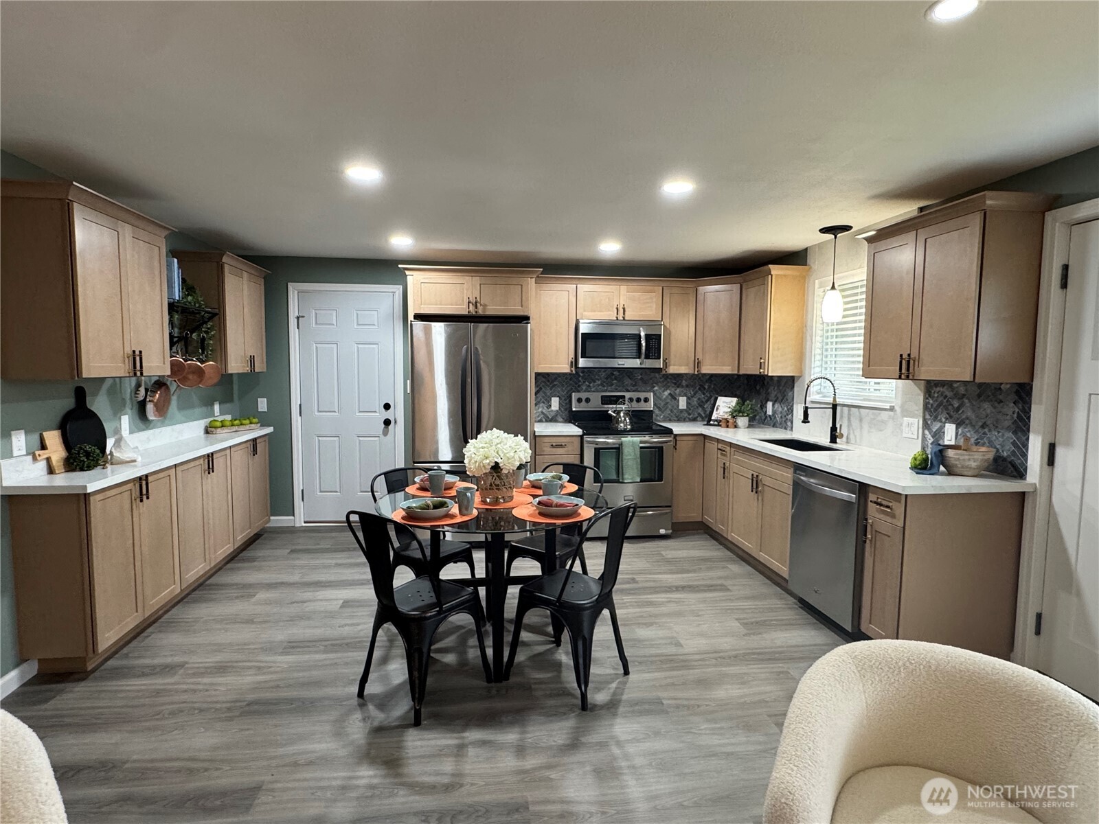 6107 E M Street , Tacoma, WA 98404