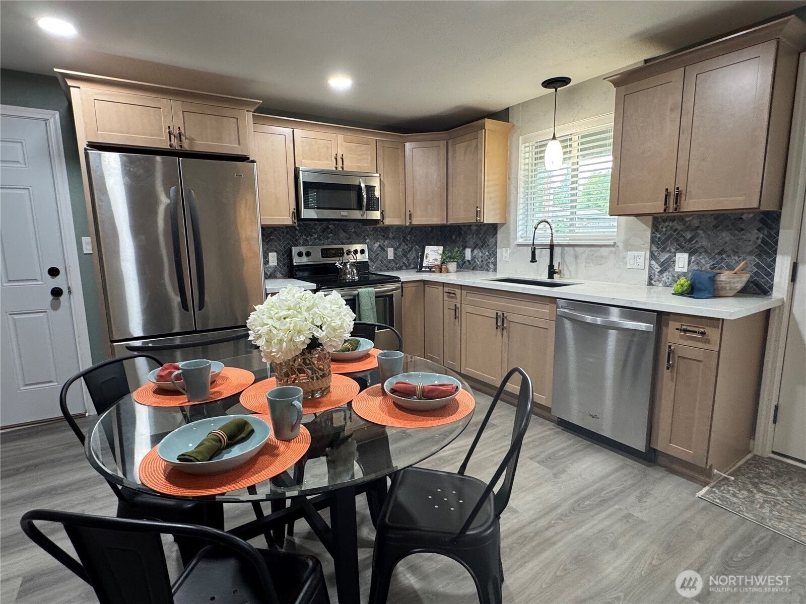 6107 E M Street , Tacoma, WA 98404