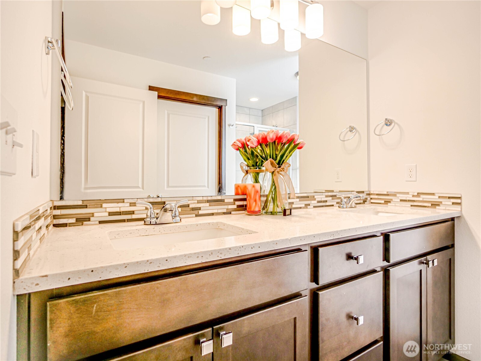 2704 S 120th Place , Seattle, WA 98168