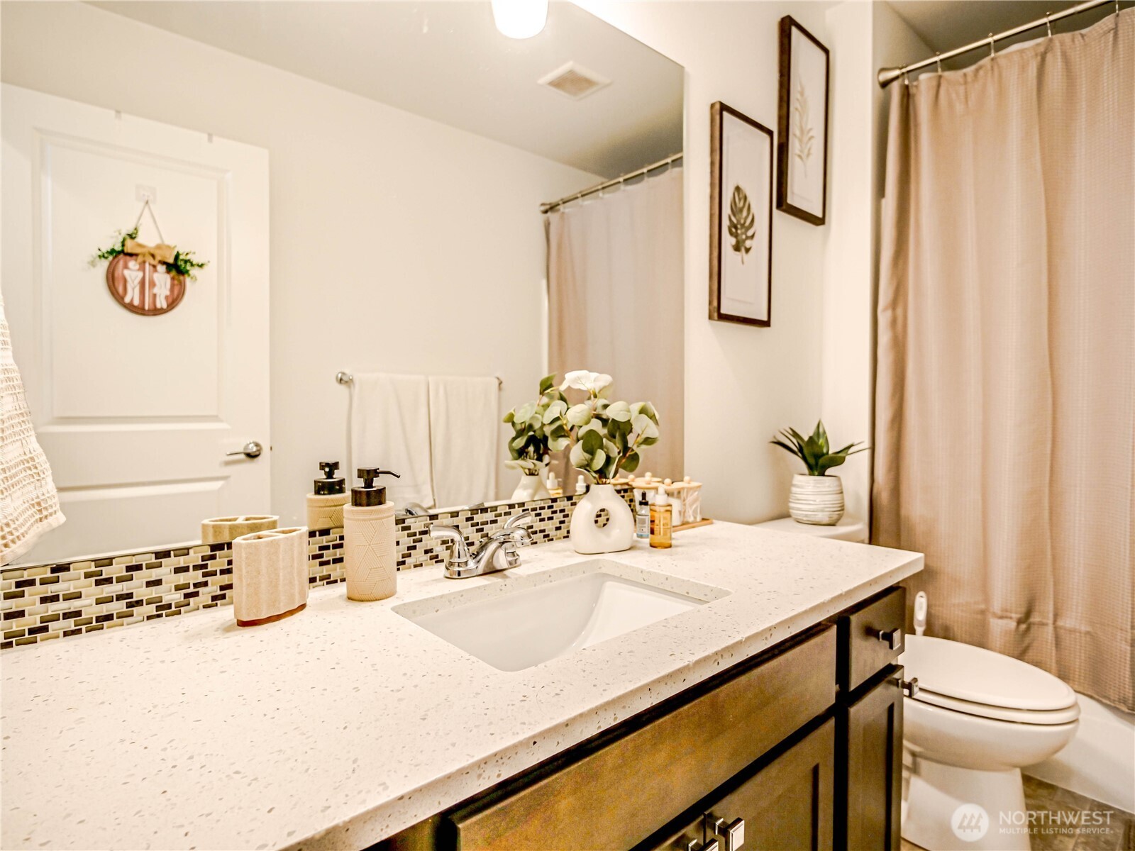 2704 S 120th Place , Seattle, WA 98168