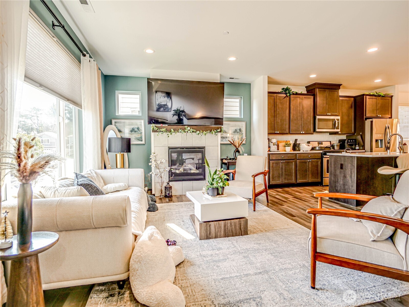 2704 S 120th Place , Seattle, WA 98168