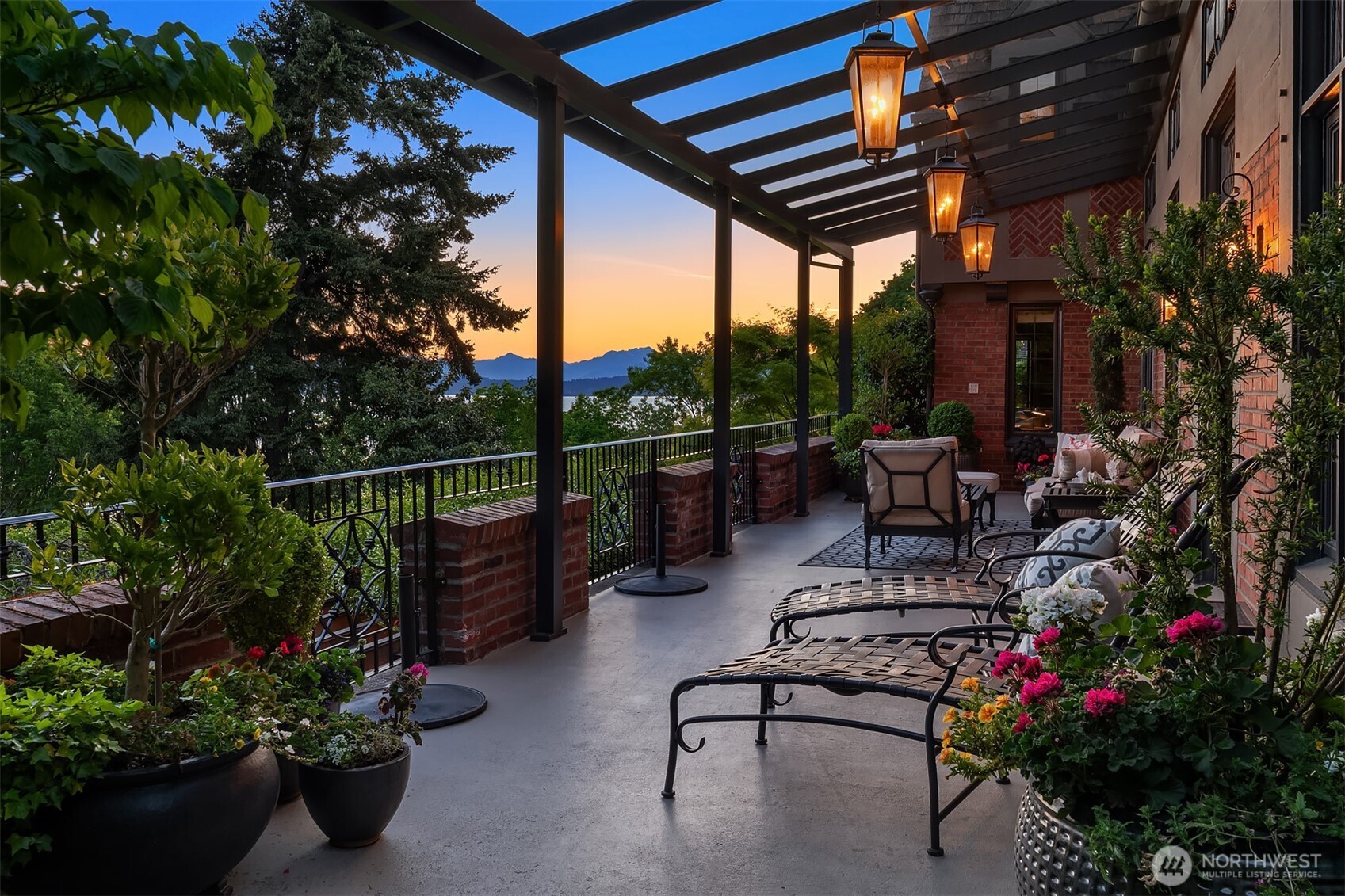 4701 W Ruffner Street , Seattle, WA 98199