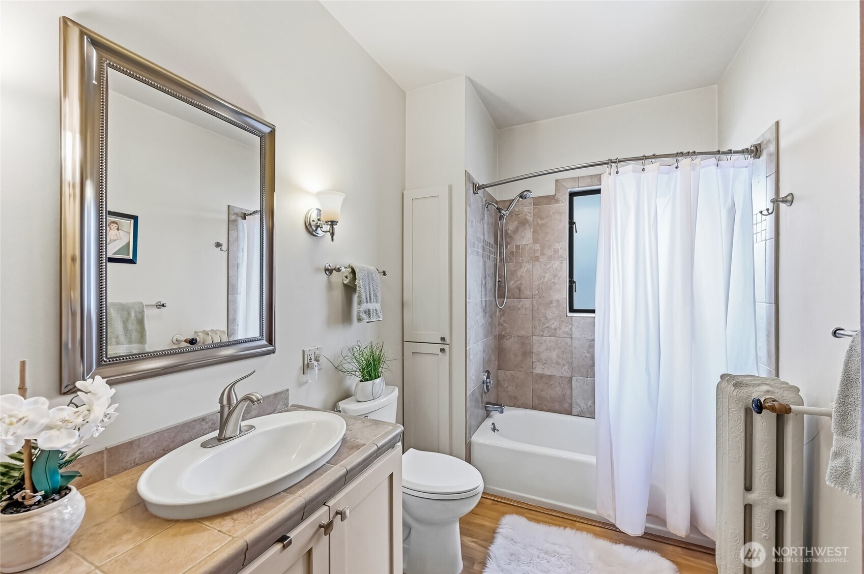 2025 Boylston Avenue E, Seattle, WA 98102-3519