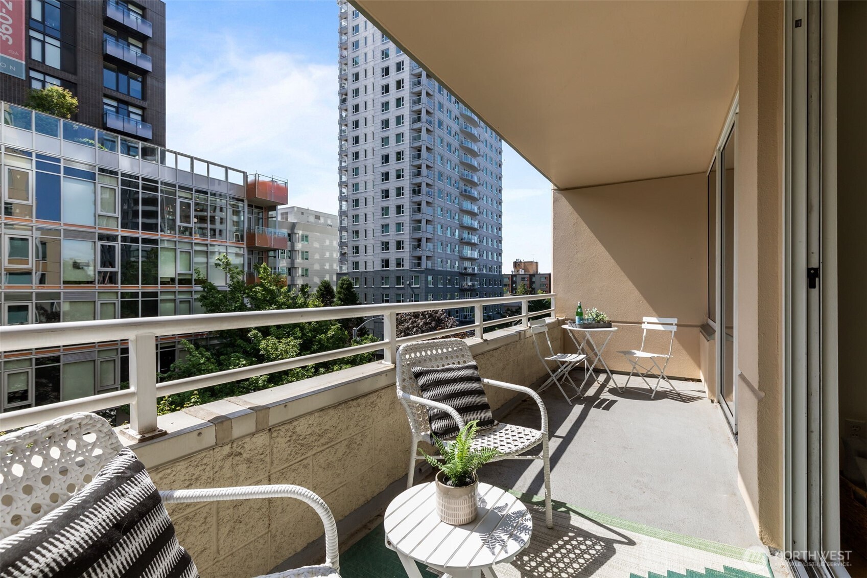 2600 2nd Avenue #504, Seattle, WA 98121