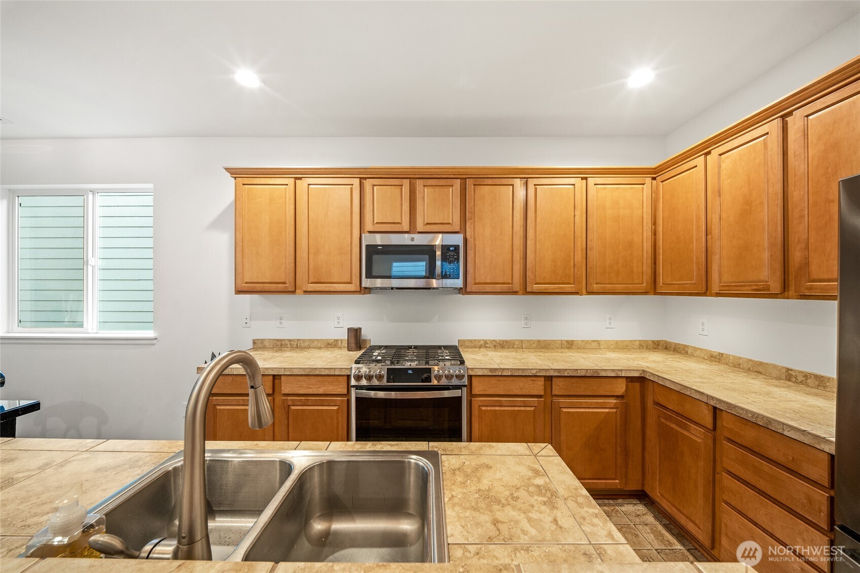 4417 5th Avenue NW, Olympia, WA 98502