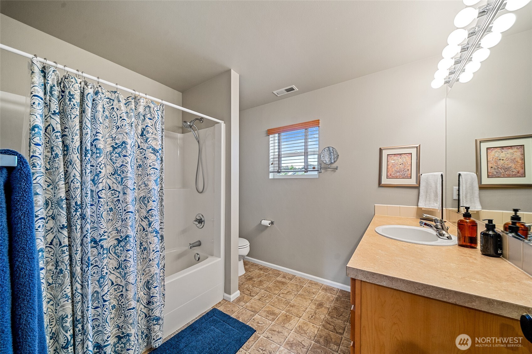 4417 5th Avenue NW, Olympia, WA 98502