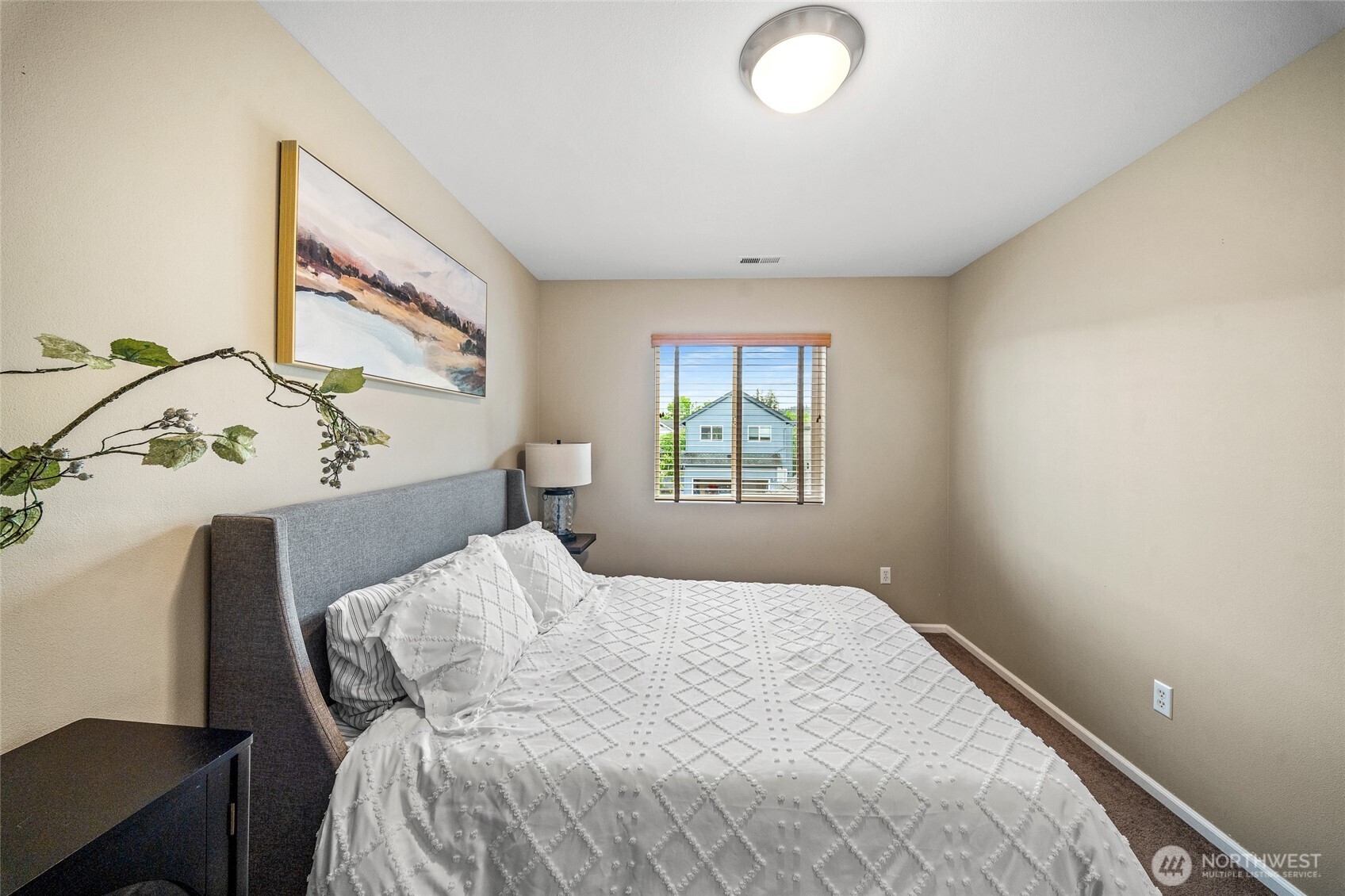 4417 5th Avenue NW, Olympia, WA 98502