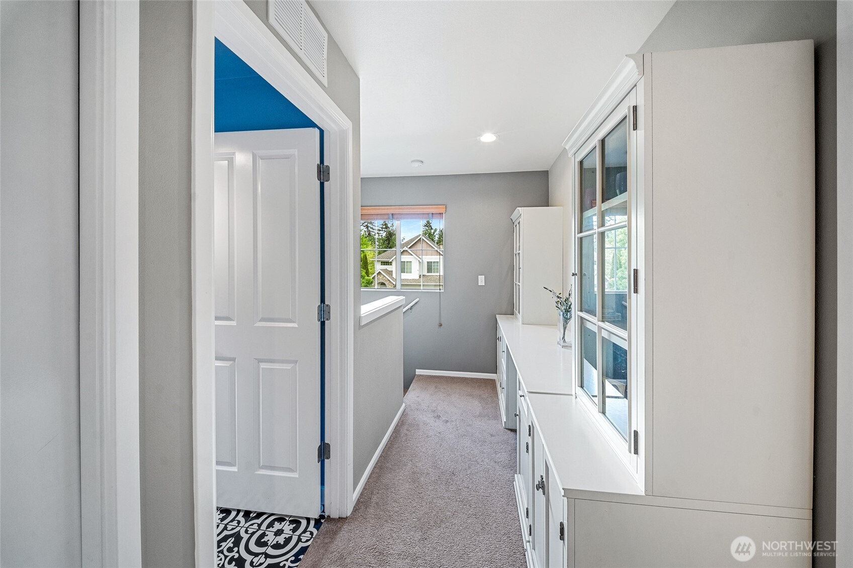 4417 5th Avenue NW, Olympia, WA 98502