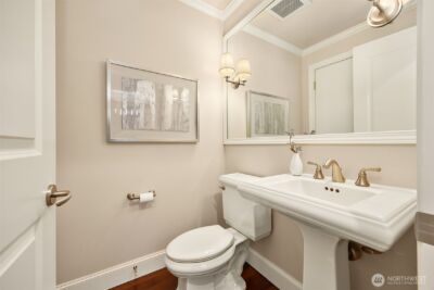725 Harvard Avenue E, Seattle, WA 98102 - Photo 17