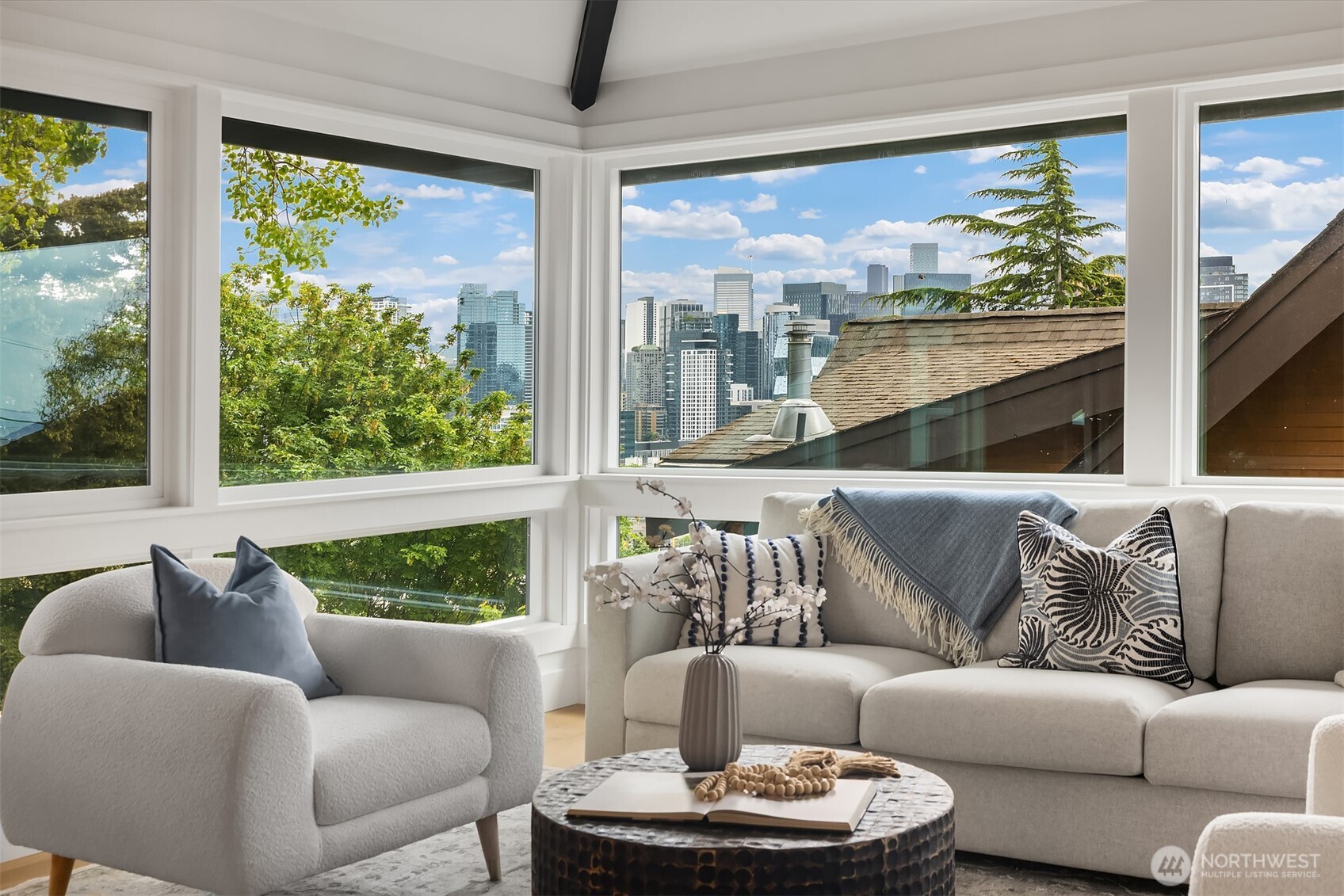 1014 4th Avenue N, Seattle, WA 98109