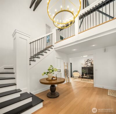 1014 4th Avenue N, Seattle, WA 98109 - Photo 3