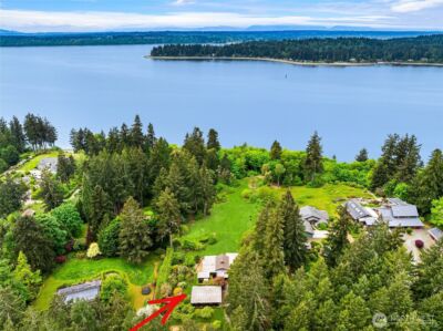 14517 Henderson Road NE, Bainbridge Island, WA 98110