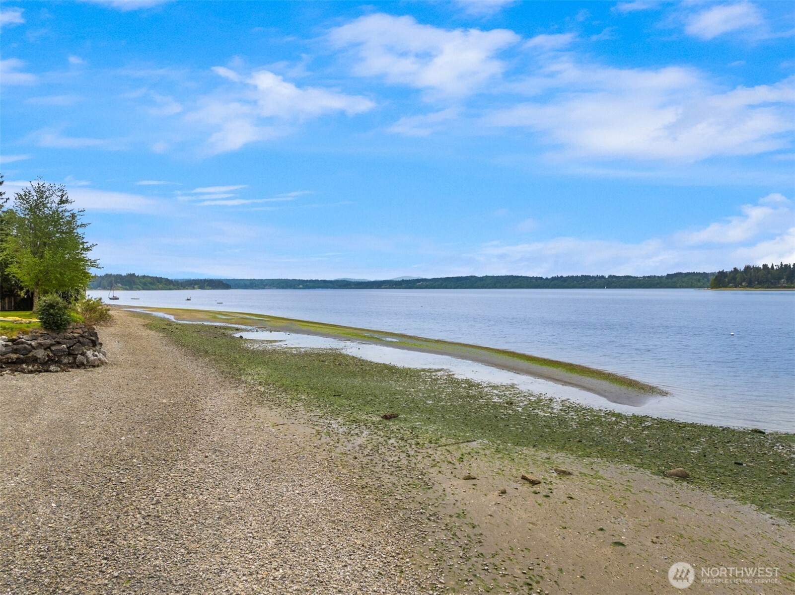 14517 Henderson Road NE, Bainbridge Island, WA 98110