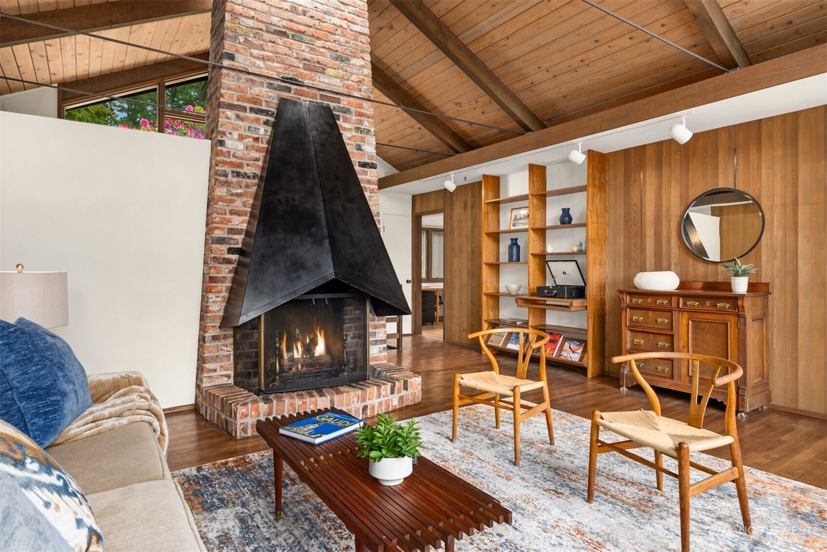 14517 Henderson Road NE, Bainbridge Island, WA 98110