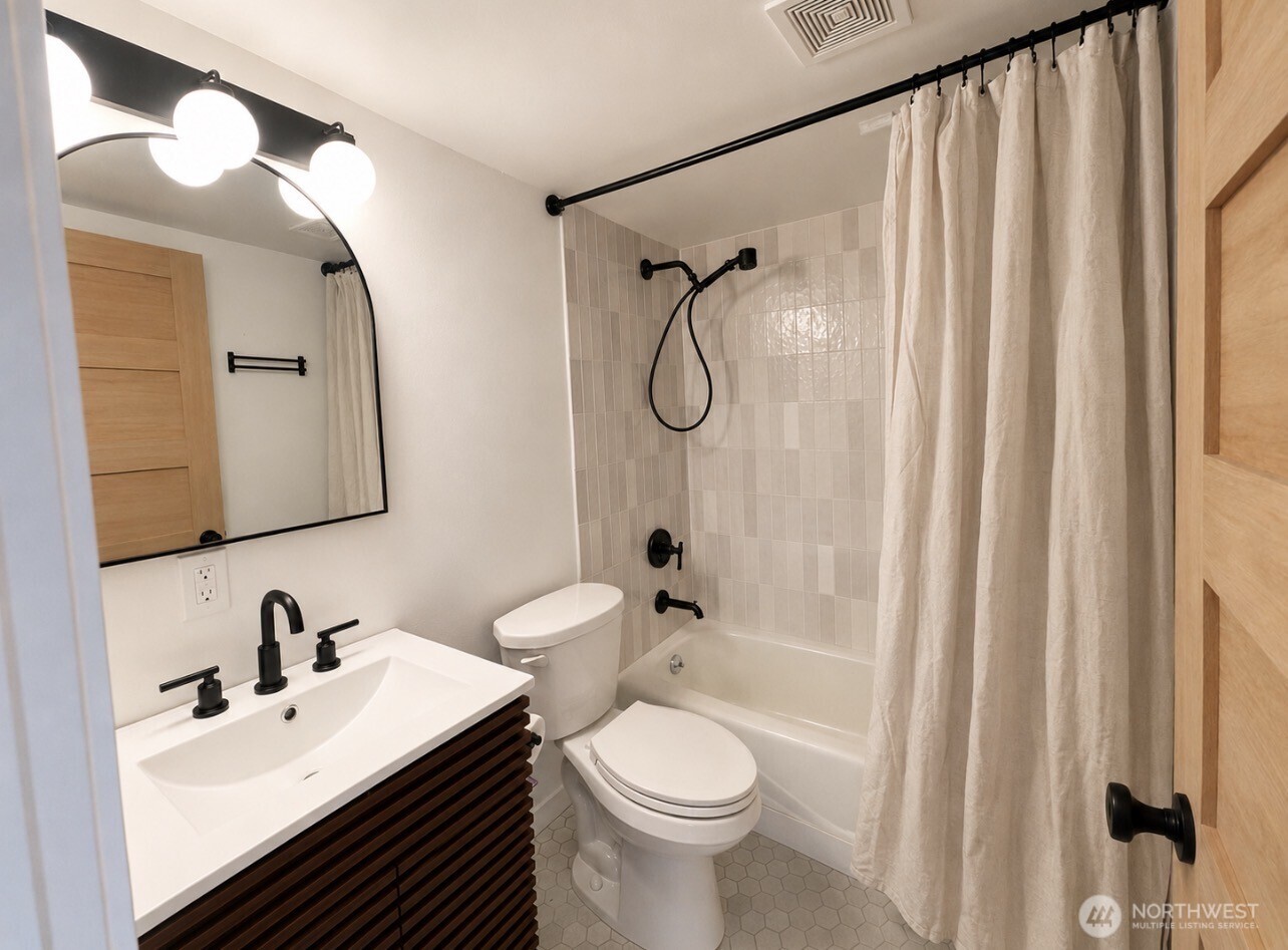 1253 Willow Street SE, Lacey, WA 98503