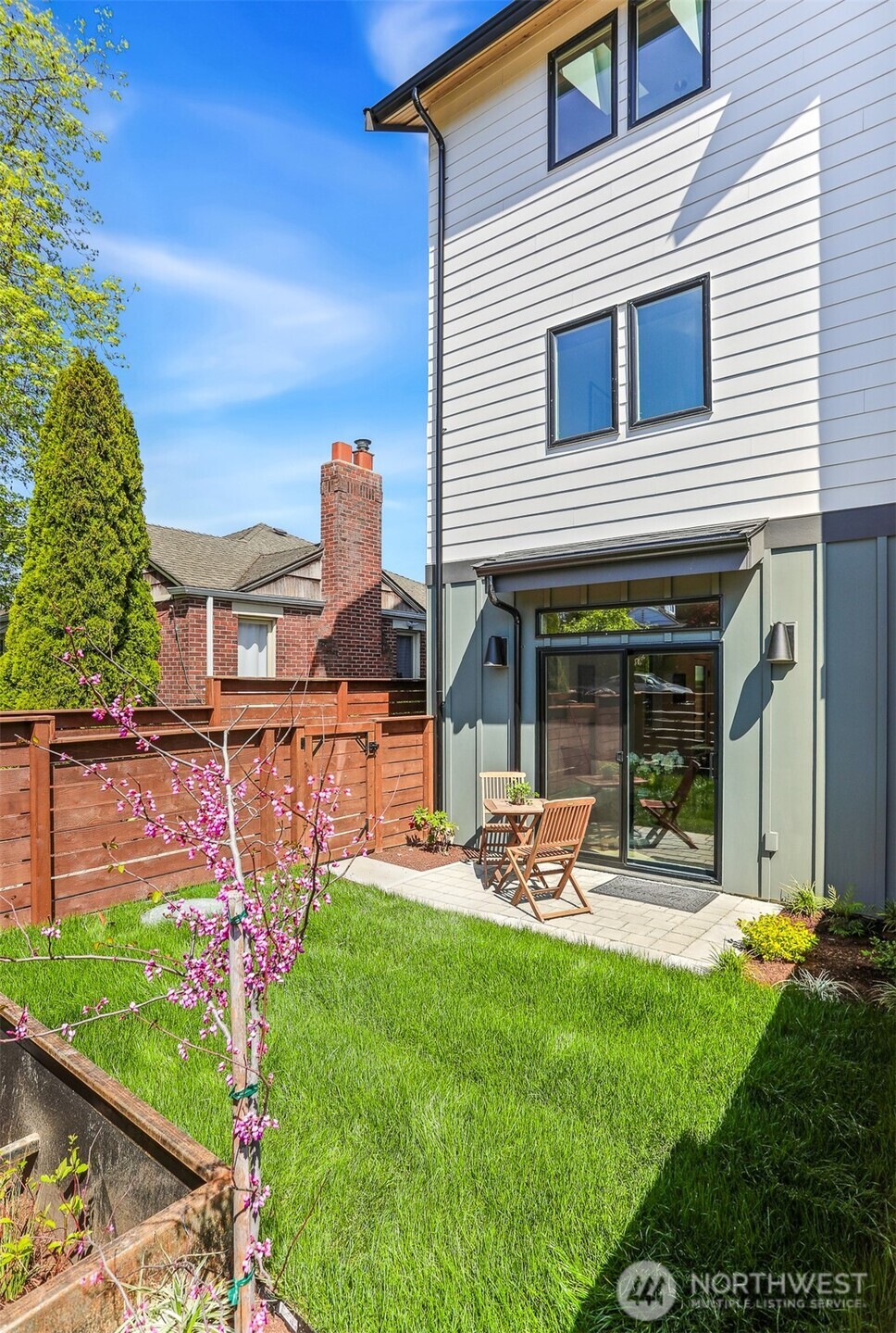 8330 24th Avenue NW, Seattle, WA 98117