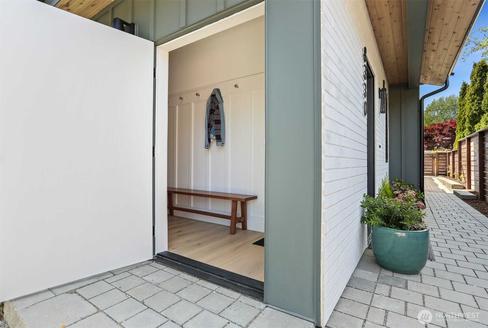 8330 24th Avenue NW, Seattle, WA 98117