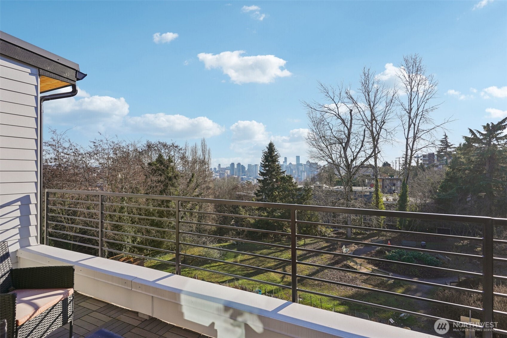 515 Howe #A, Seattle, WA 98109