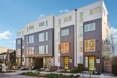 515 Howe #A, Seattle, WA 98109 - Photo 2