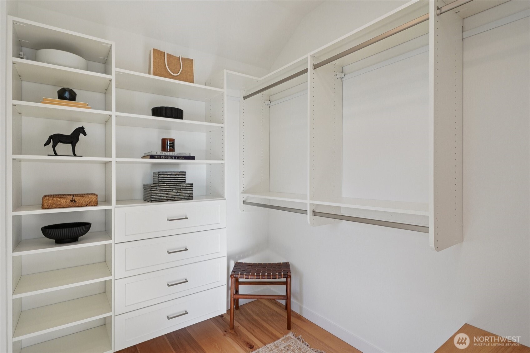 515 Howe #A, Seattle, WA 98109
