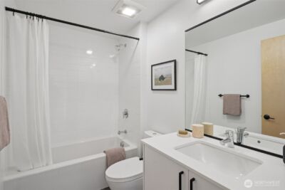 515 Howe #A, Seattle, WA 98109 - Photo 28