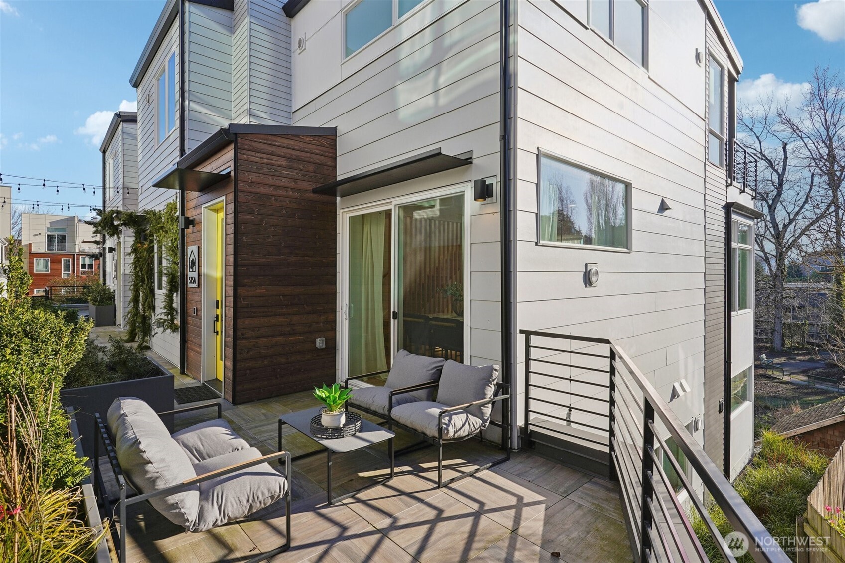 515 Howe #A, Seattle, WA 98109