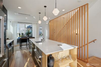 515 Howe #A, Seattle, WA 98109 - Photo 4