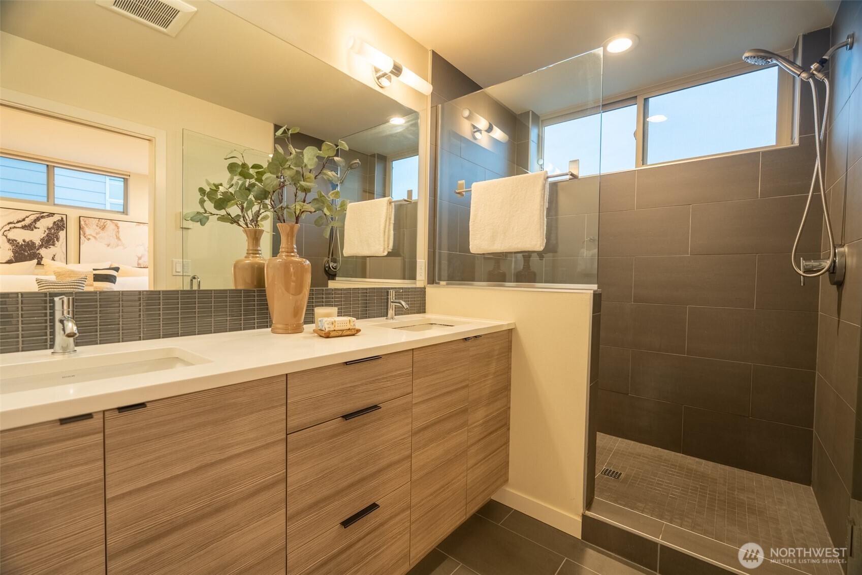 4413 Meridian Avenue N, Seattle, WA 98103