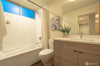 4413 Meridian Avenue N, Seattle, WA 98103 - Photo 20