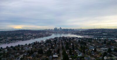 4413 Meridian Avenue N, Seattle, WA 98103 - Photo 31