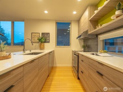 4413 Meridian Avenue N, Seattle, WA 98103 - Photo 7