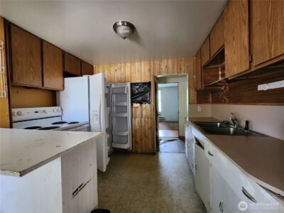 111 Cedar Avenue S, Eatonville, WA 98321 - Photo 5