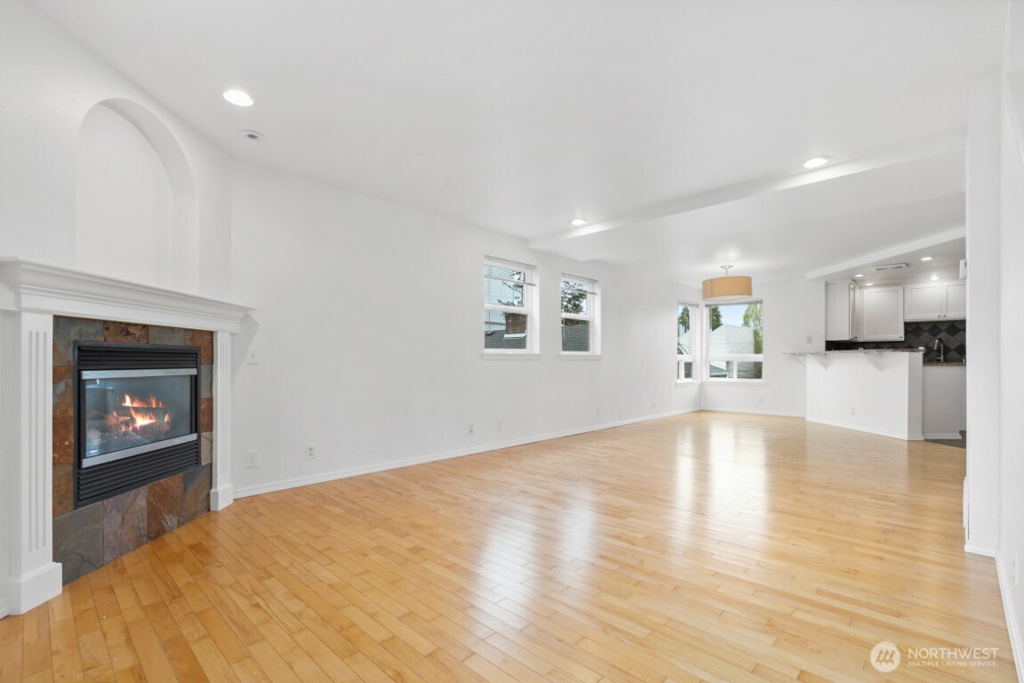 3633 22nd Avenue W #B, Seattle, WA 98199