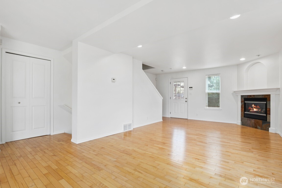 3633 22nd Avenue W #B, Seattle, WA 98199