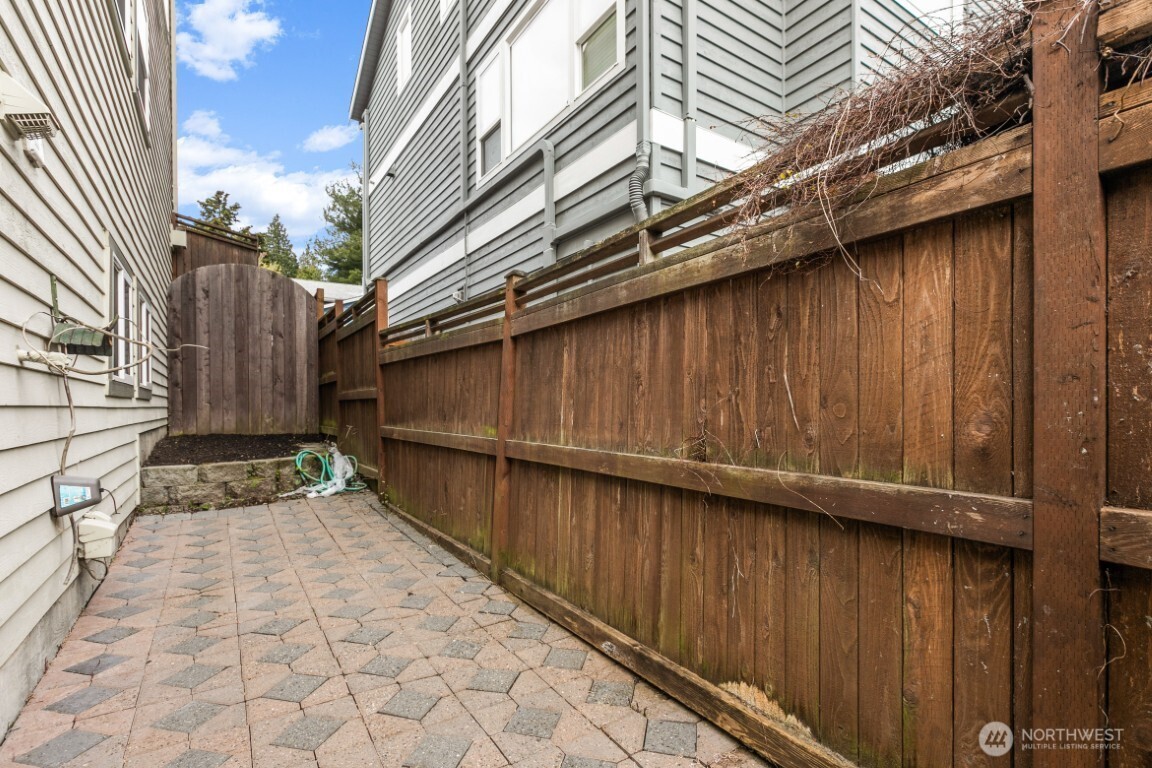 3633 22nd Avenue W #B, Seattle, WA 98199
