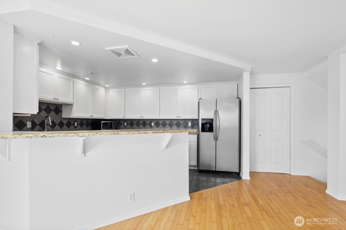 3633 22nd Avenue W #B, Seattle, WA 98199