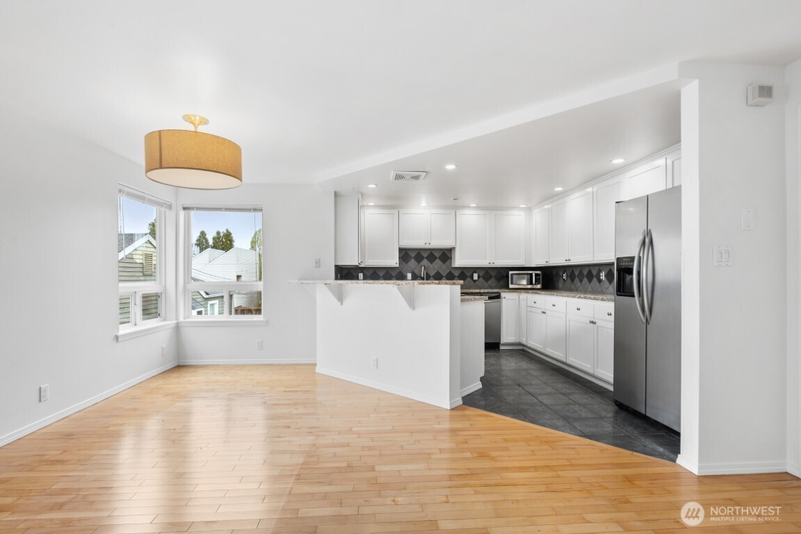3633 22nd Avenue W #B, Seattle, WA 98199