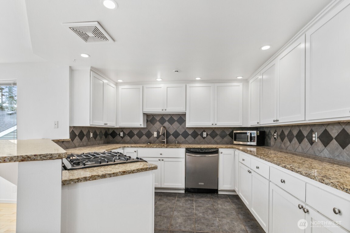 3633 22nd Avenue W #B, Seattle, WA 98199
