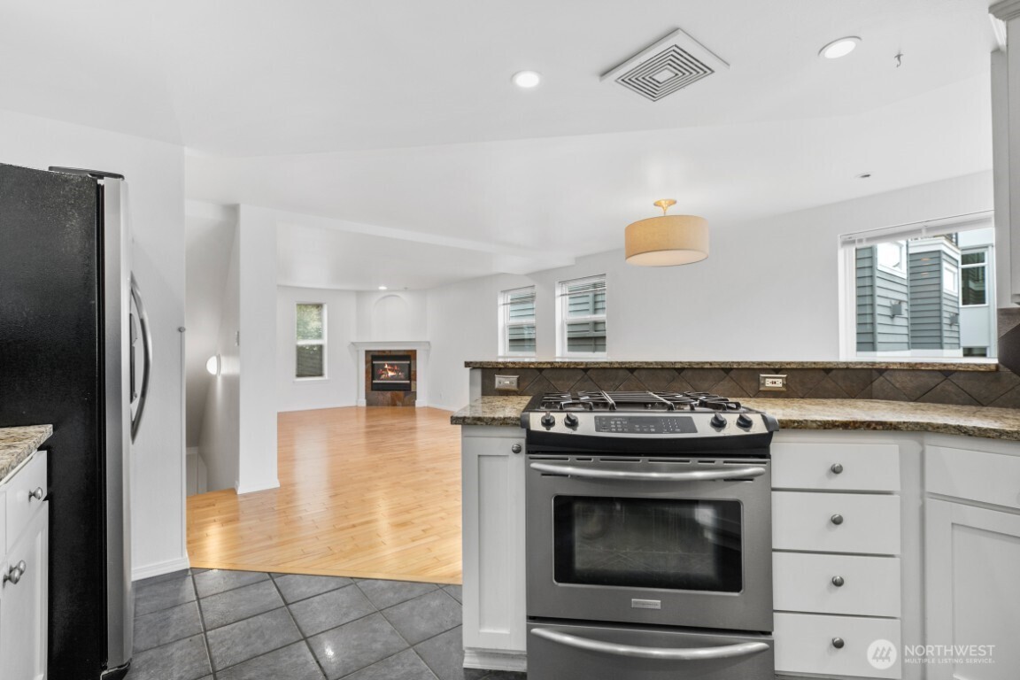 3633 22nd Avenue W #B, Seattle, WA 98199