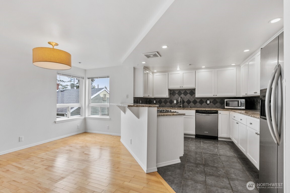 3633 22nd Avenue W #B, Seattle, WA 98199