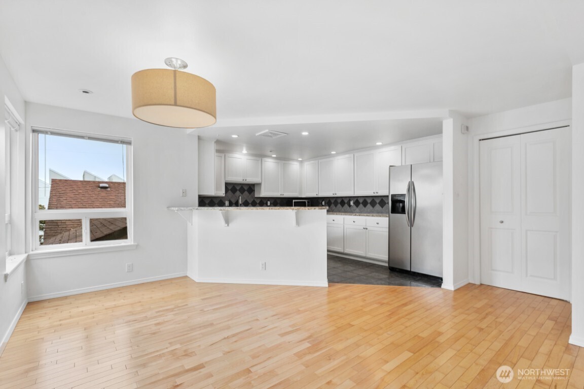 3633 22nd Avenue W #B, Seattle, WA 98199